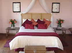 Lala Manzi Inn B&B accommodation in Umkomaas, KZN South Coast - honeymoon suite